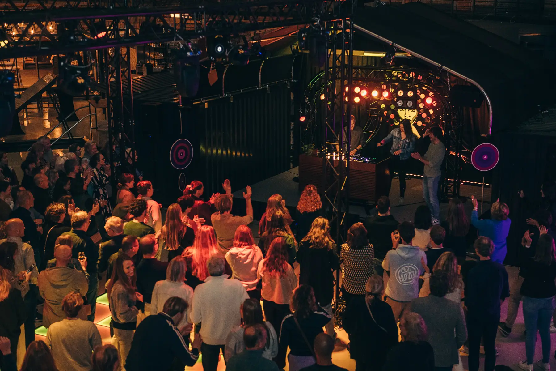 Soulbeats-Retro-DJ-booth Retro DJ booth van Soulbeats met een lichtshow